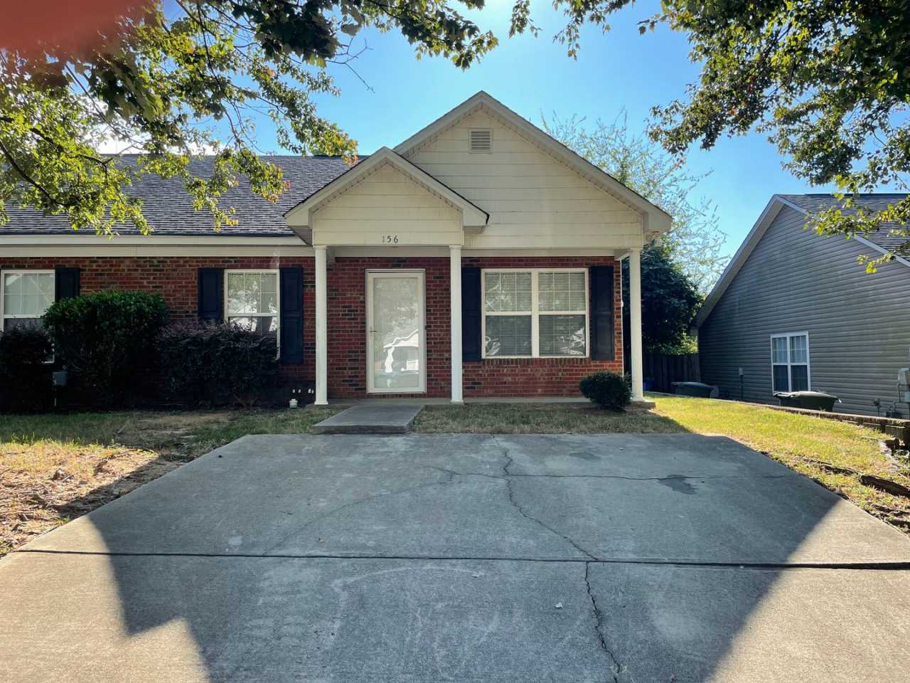 Cozy Two Bedroom Condo Close to Ft. Jackson!