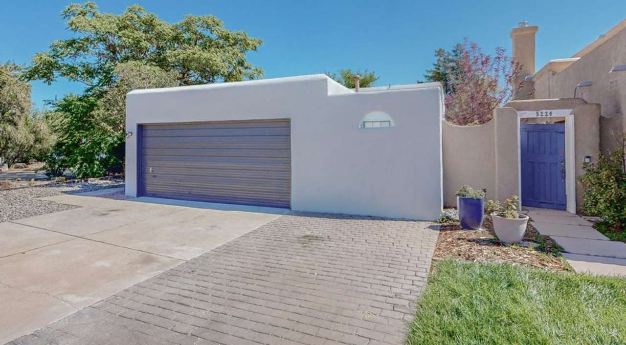 NW Home 3 Bedroom 2 Bath 2/CG 1266/SF