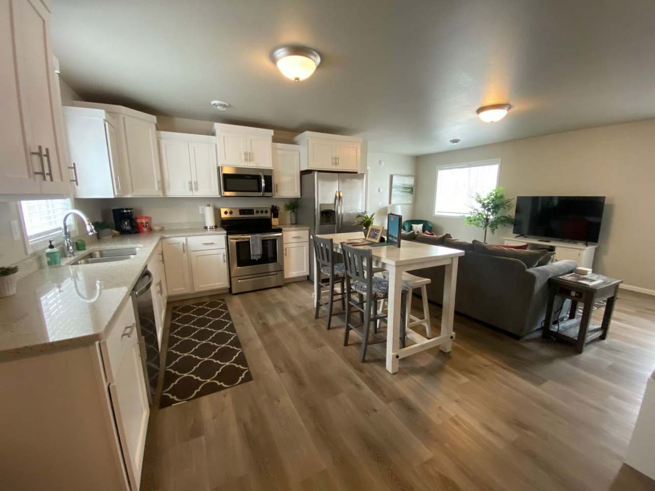 3-Bed, 2-Bath Townhomes Near Downtown Fargo – Sewer, Garbage, Lawn  Snow Included!