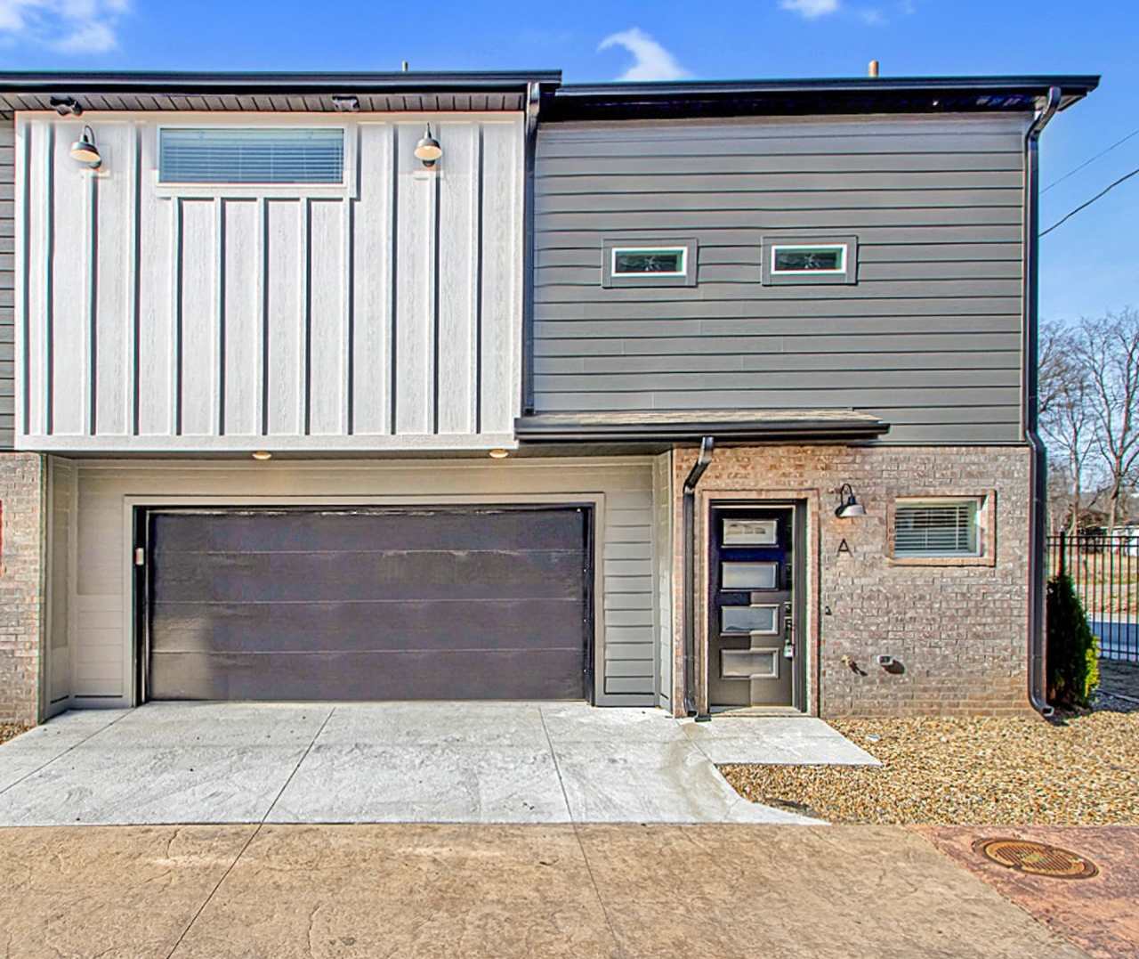 2 Bed 2 Bath 2 Car Garage Townhome in Rockwater Village