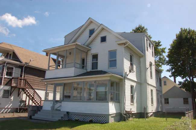 28 Center Street 3RD FL