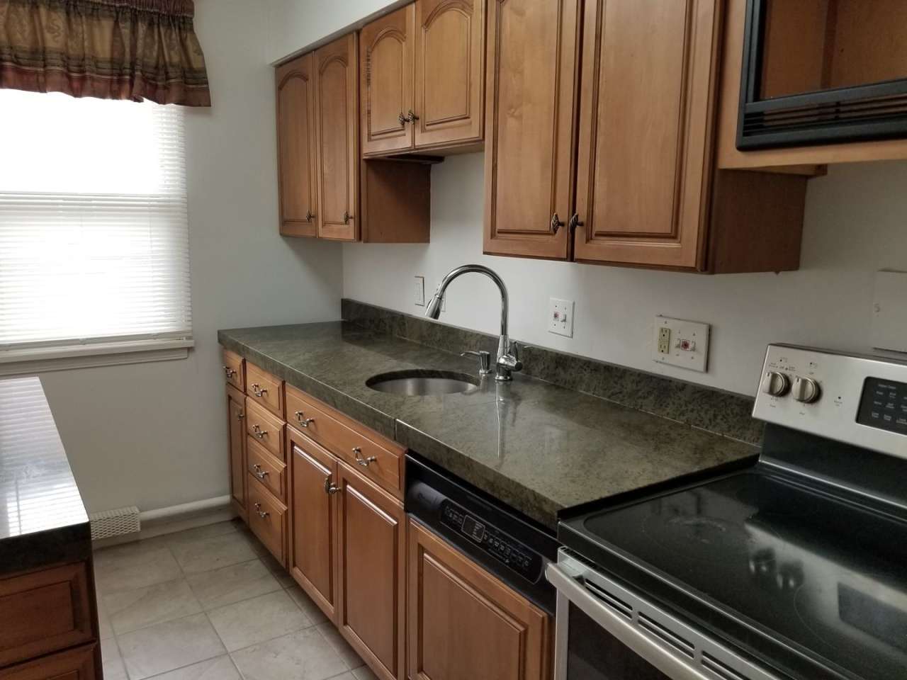 2 bedroom Mayflower Condo for Rent