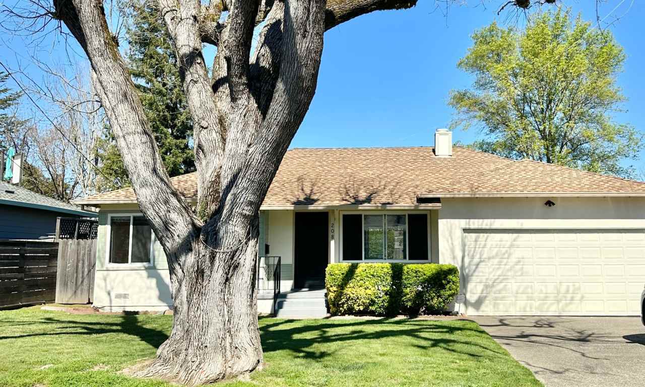 Charming San Rafael Home with Garden Oasis