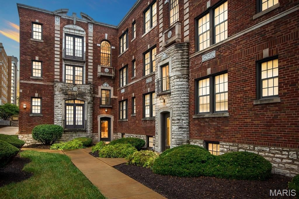 6218 Northwood Avenue