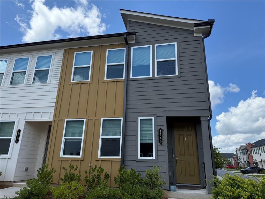 1645 Aeslin Drive NW