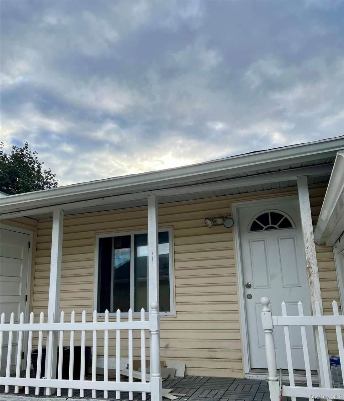 32 Wellington Street unit: 1