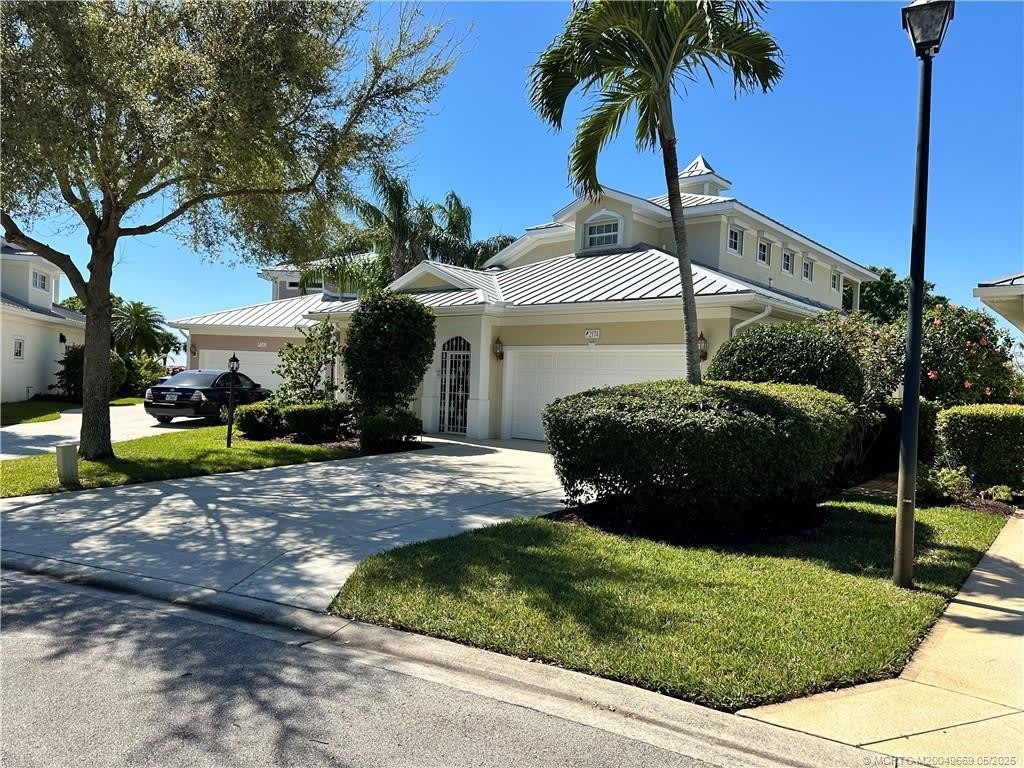 2174 NW Plumbago Trail