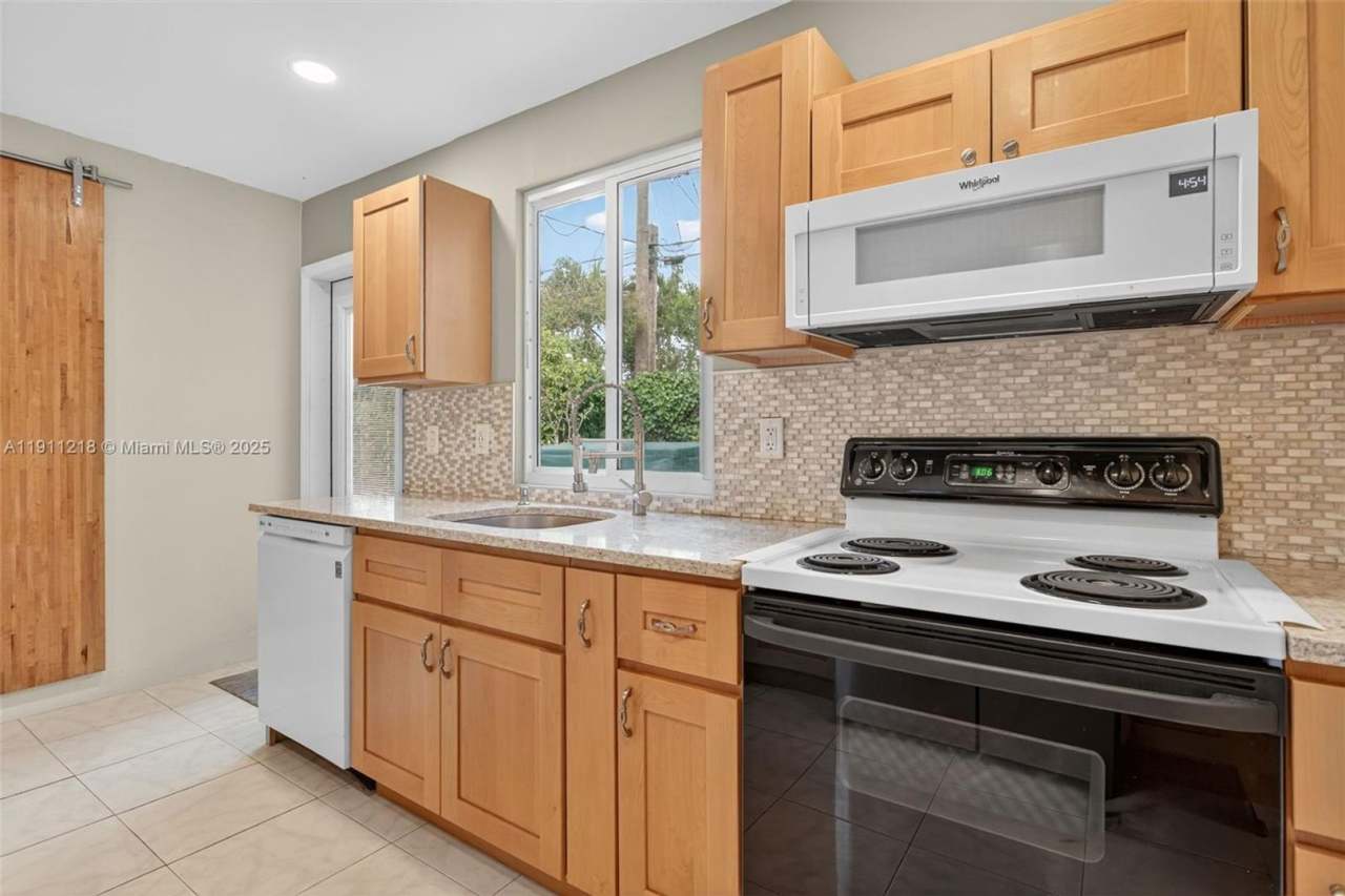 4820 NE 1st Terrace 0, Oakland Park, FL 33334