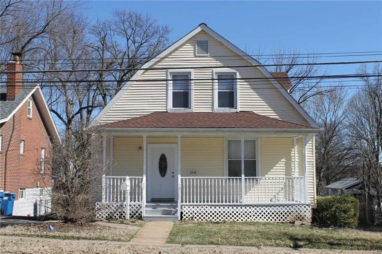 Absolutely adorable 3 bedroom/1.5 bath house in Ritenour school district!
