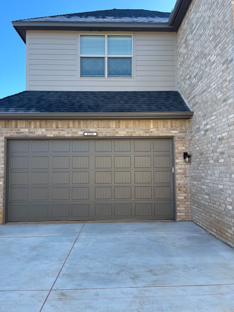 3 bed 2 1/2 bath home in The Enclave