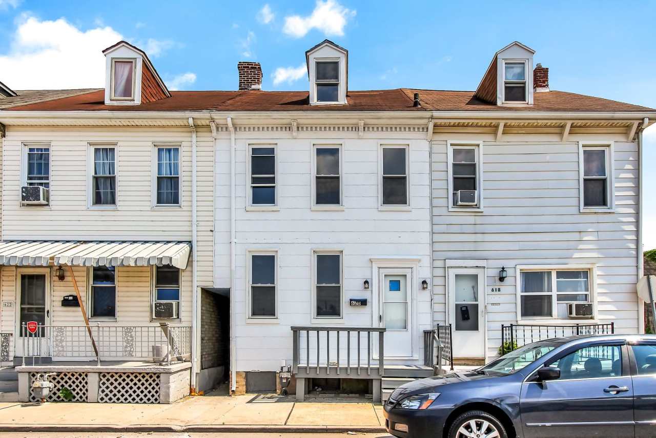 Cozy 3 Bedroom, 1 Bath Home in York, Pa!