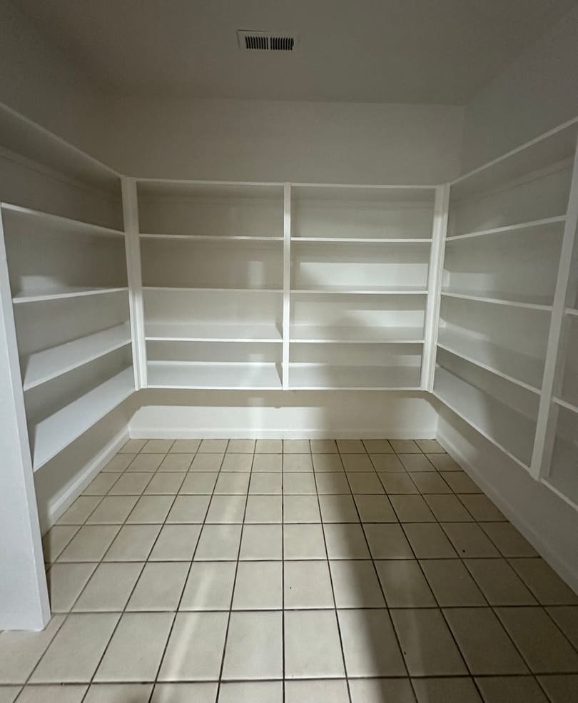 Entertainer delight rental home located in ''The Lakes'' subdivision coming soon!