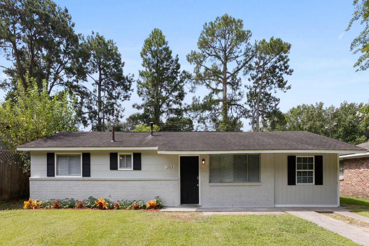 Large 3BR/1BA Eastside Savannah Home For Rent