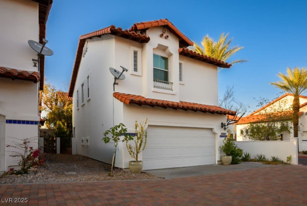 8778 Villa La Rae Avenue