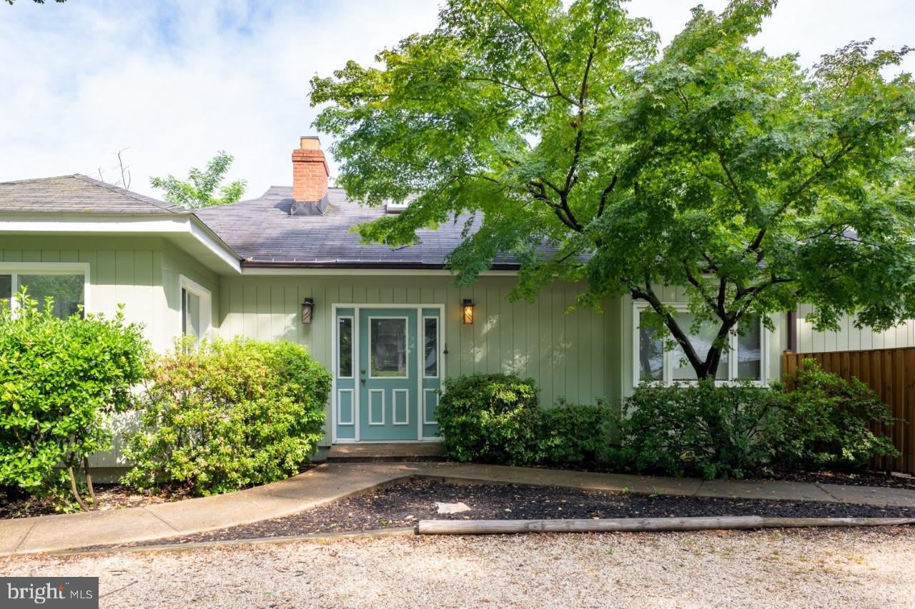 2031 HILLSIDE DRIVE
