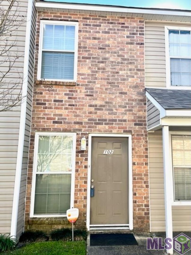 6212 Stumberg Lane Unit 102