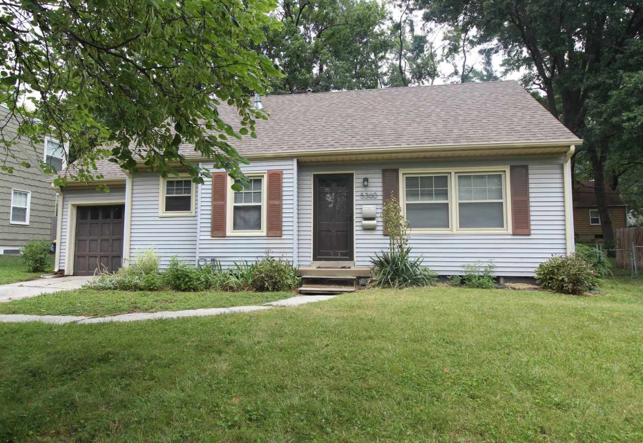 December FREE On This Updated 2 Bedroom 1 Bath Home in Roeland Park