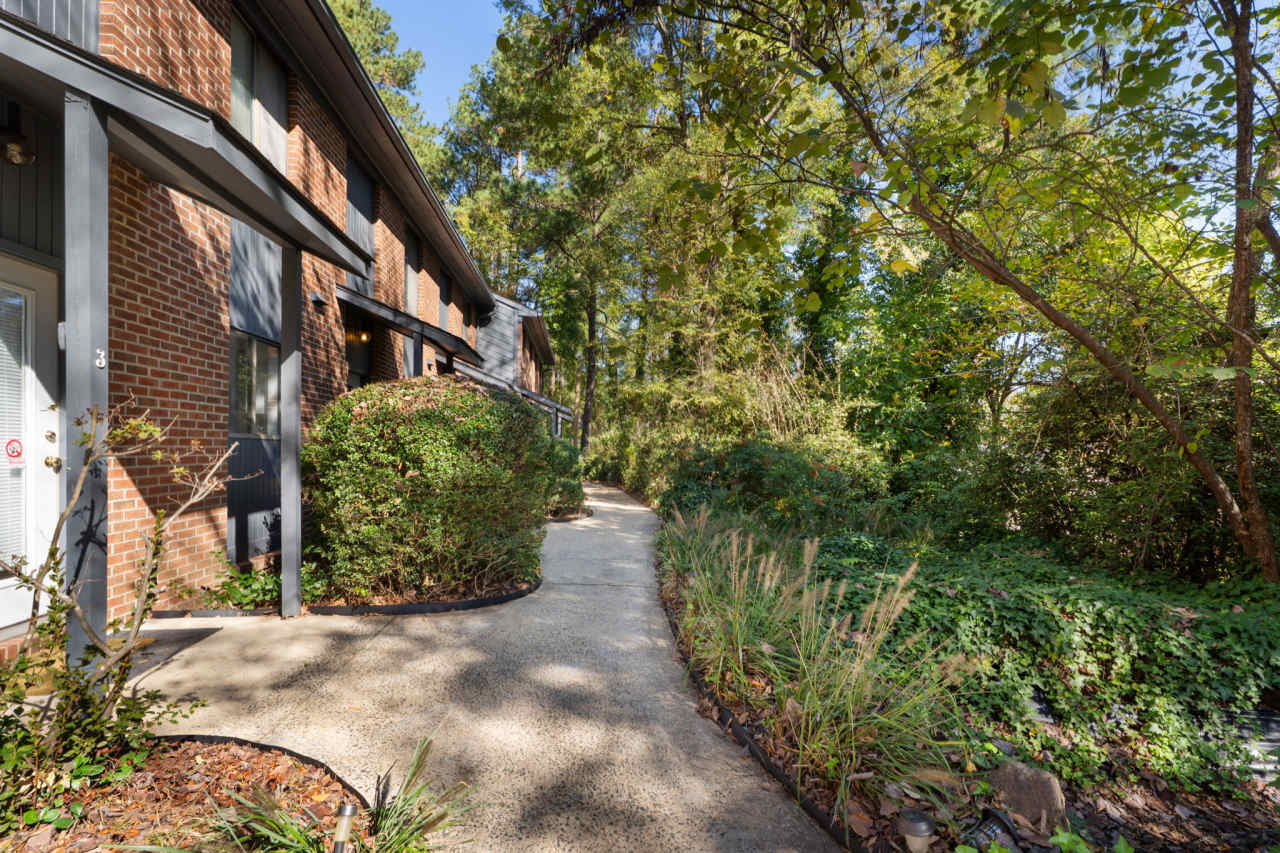 609 Hillsborough Street