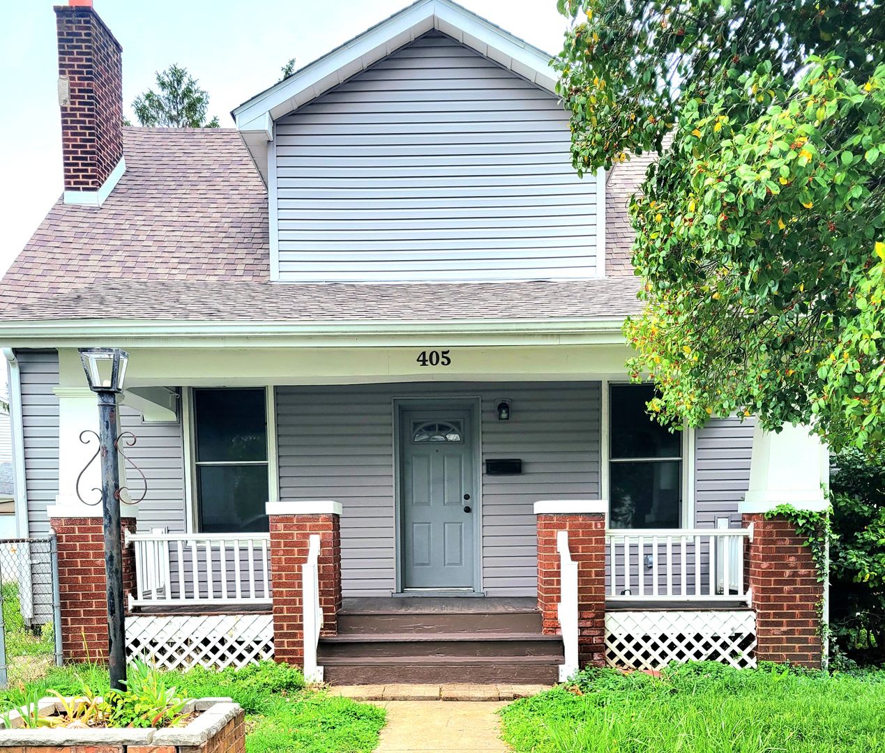 Updated throughout and ready to Rent...405 N Aurora, Collinsville