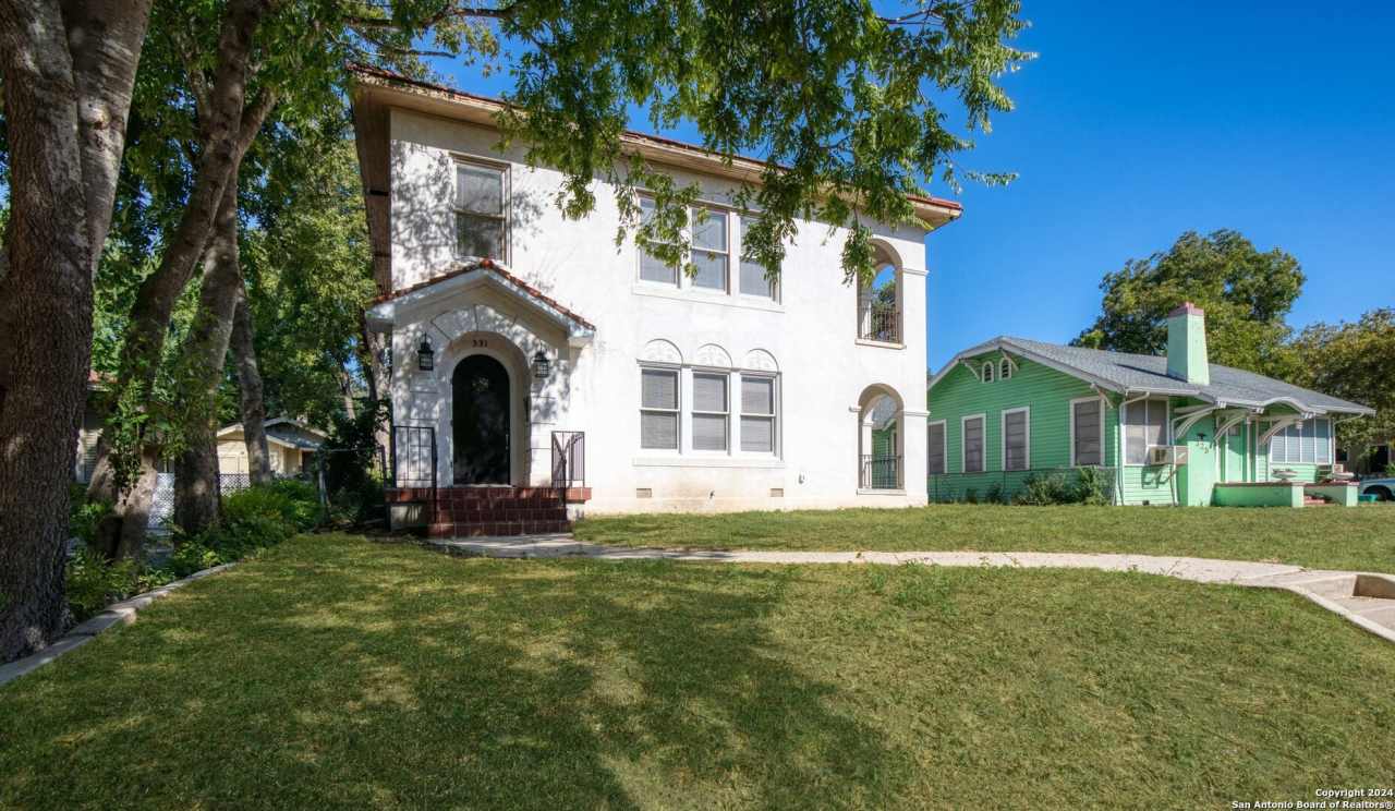 331 W ELSMERE PL 101