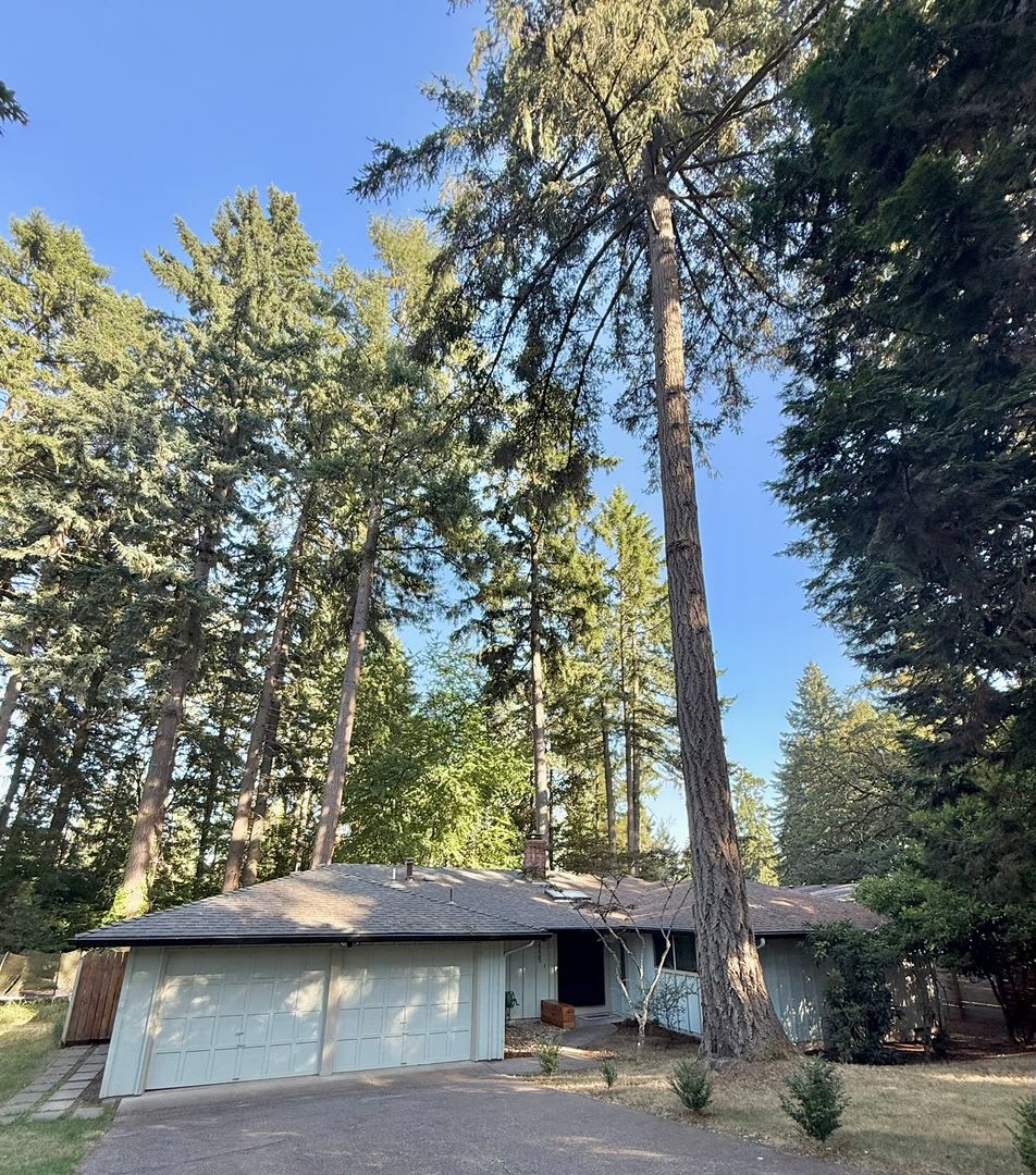 Pet Friendly Home with Pool Access!