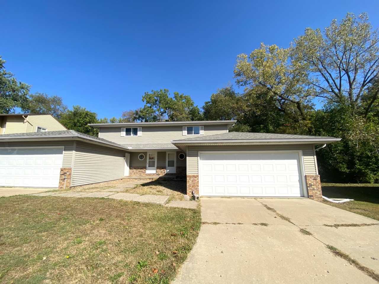 2 Bedroom, 1.5 Bath Duplex Available for Rent in Peoria!