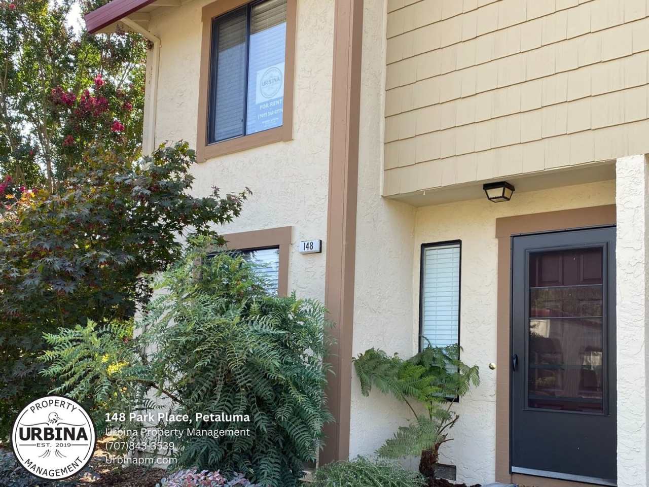 Beautiful  Perfectly Manicured Park Place Townhome