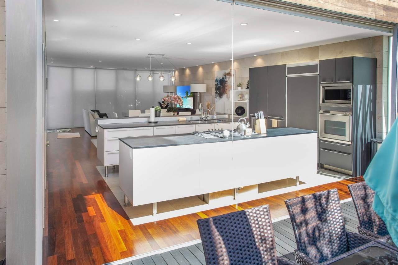 Contemporary and Furnished 3 Bedroom 3.5 Bath Luxury with Ocean Breezes