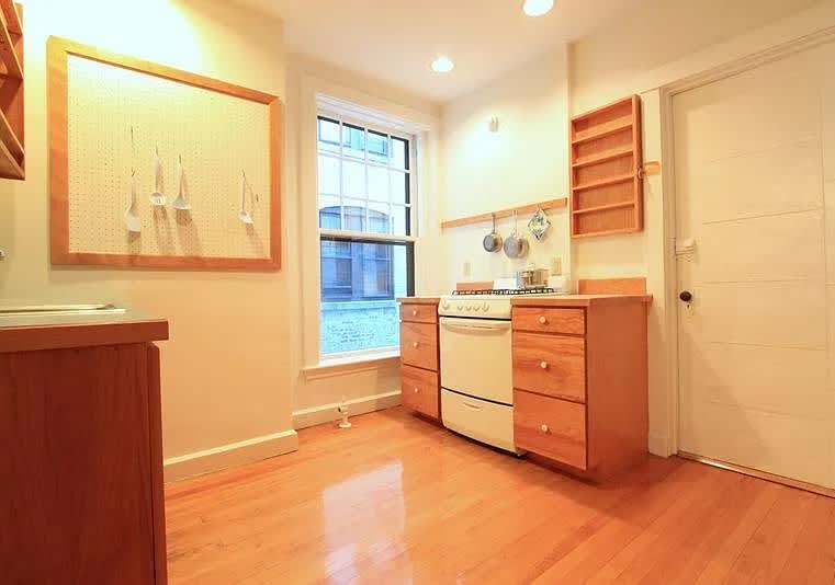 5 Washington Ave Apt 4