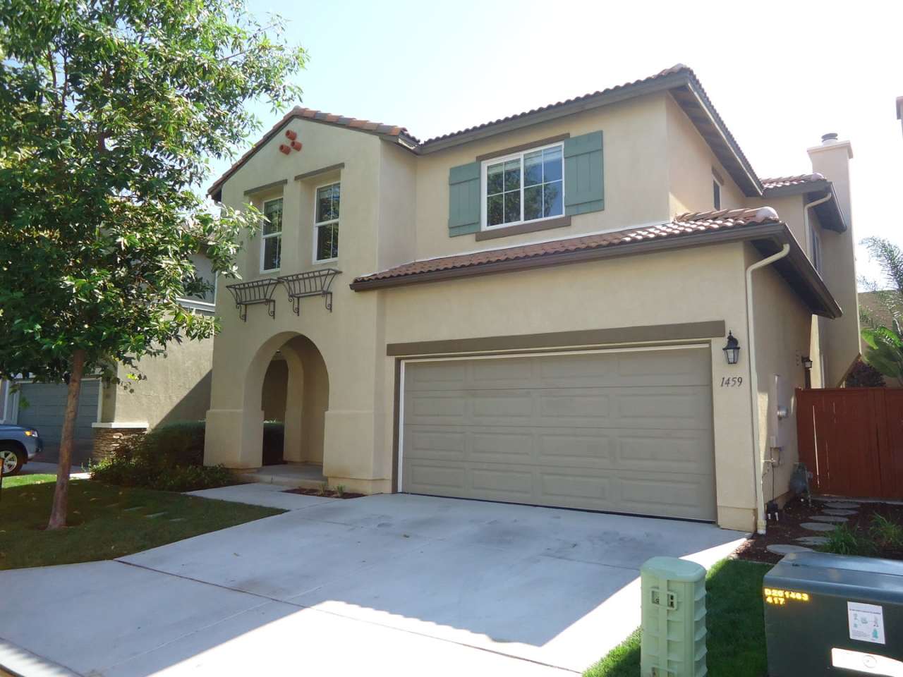 GORGEOUS TWO STORY HOME IN GRANITE HILLS 4 BR, 2.5 BA, 2 CAR GAR