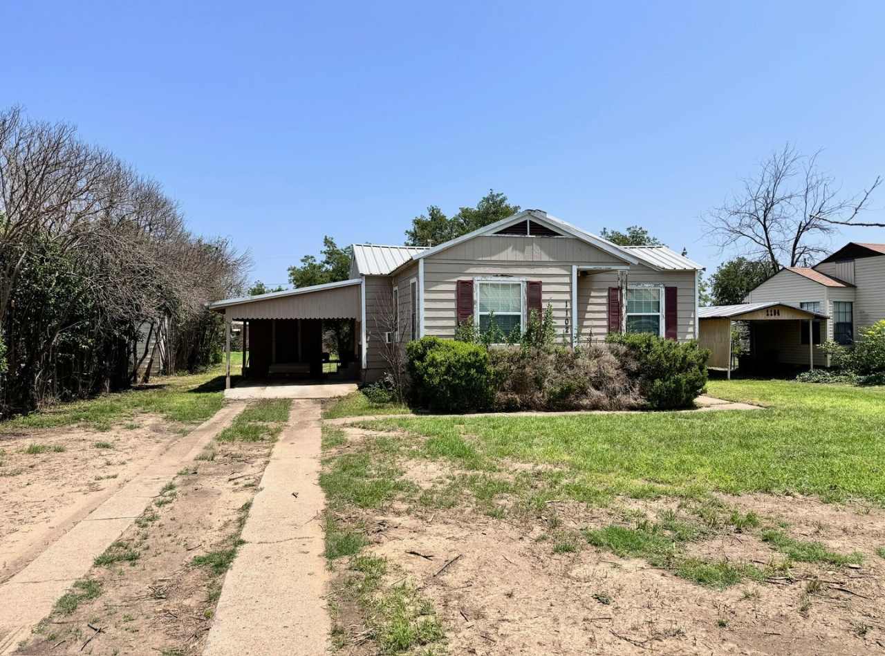 Cute 2/1 house | Wood Floors | Pets OK