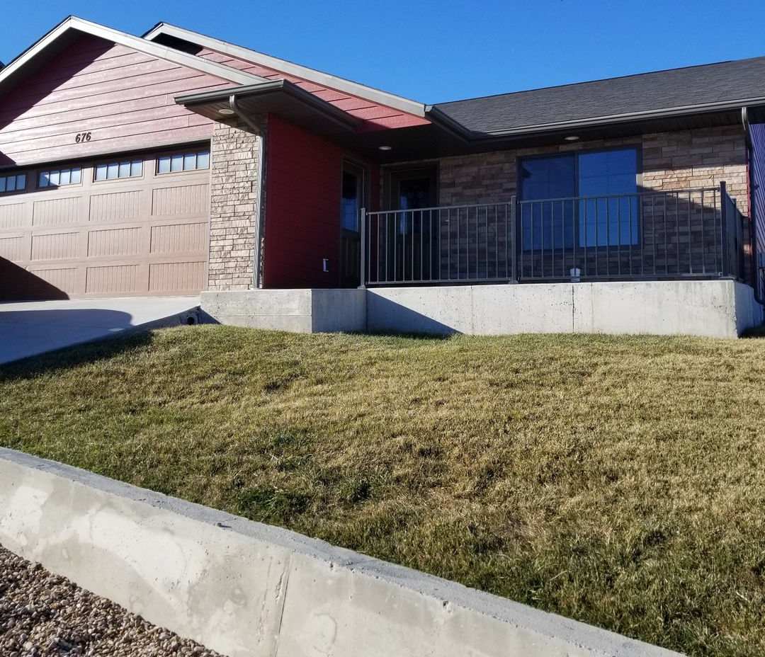 3 BED | 2 BATH | TOWNHOME | SOUTHEAST