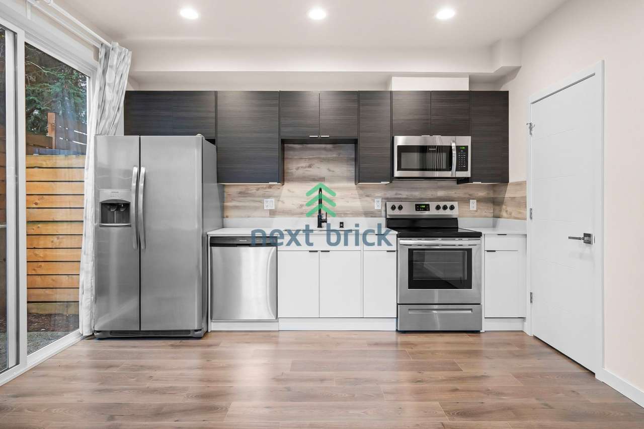 2 Beds 2 Baths Single-family House Available for Rent!