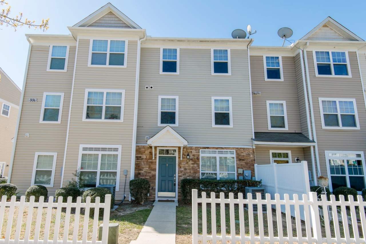 Water Included! Nice and Spacious 3 Bedroom, 2.5 Bathroom Townhome in East Raleigh!