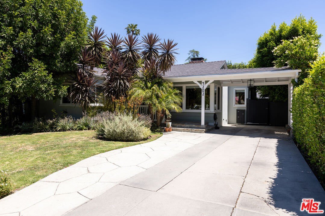 4202 Benedict Canyon Dr