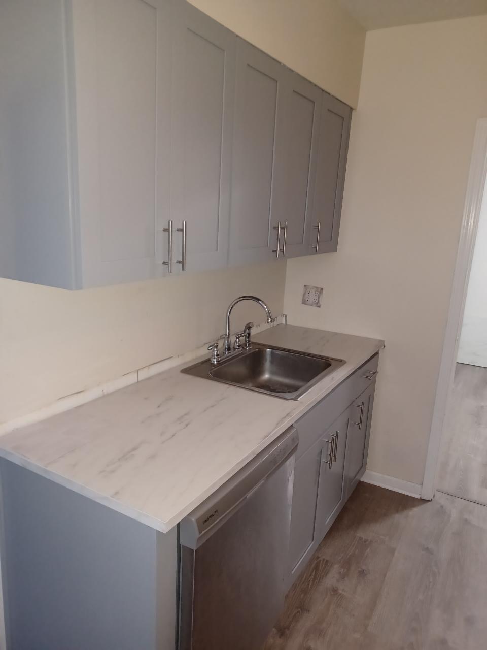 5811 South Kolmar Avenue