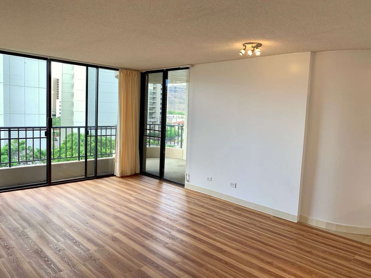 2-Bedroom Condo with Lanai  Parking – $2,600/Month