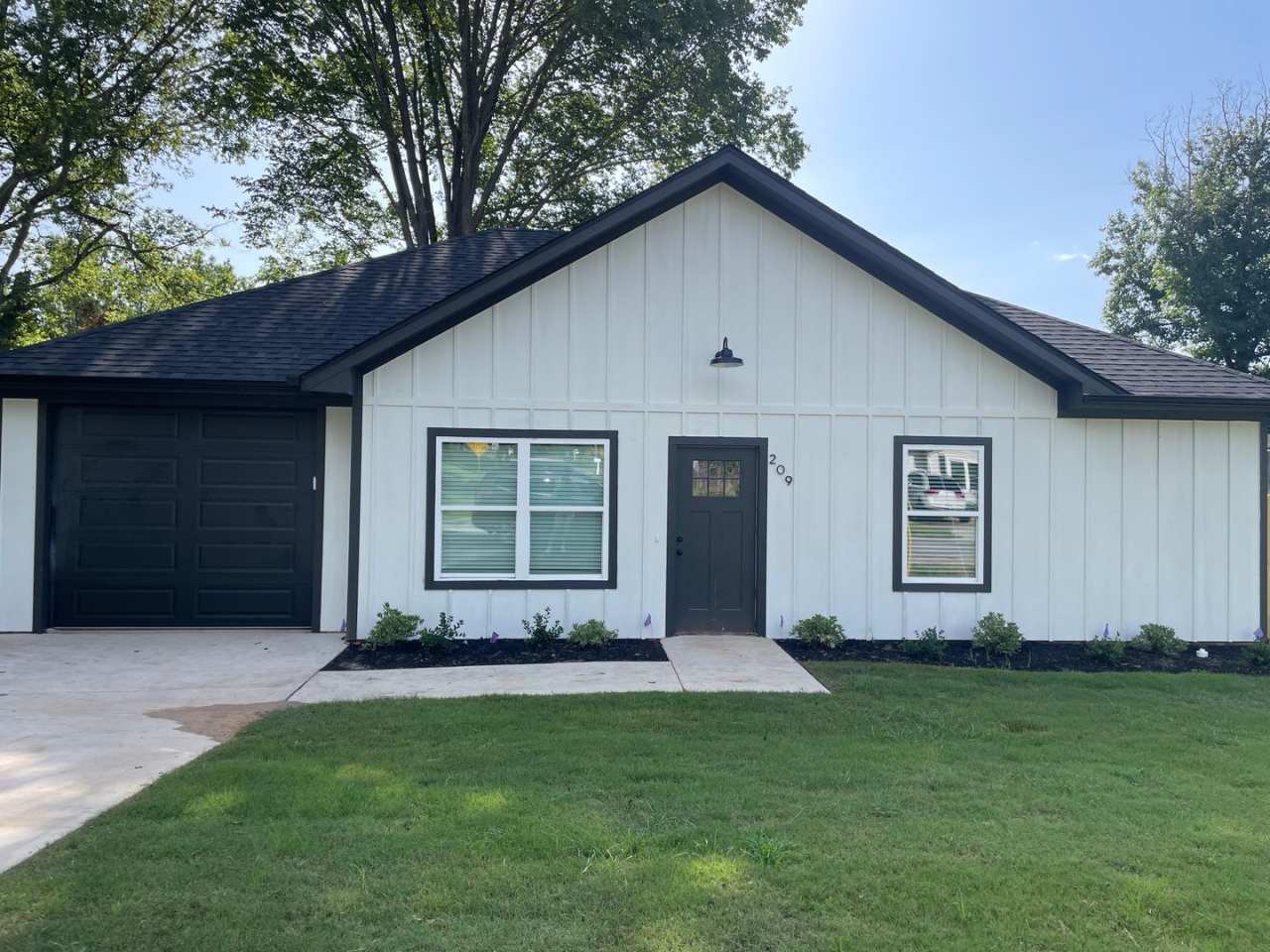 Beautiful New Construction Home in Whitehouse TX with Garage