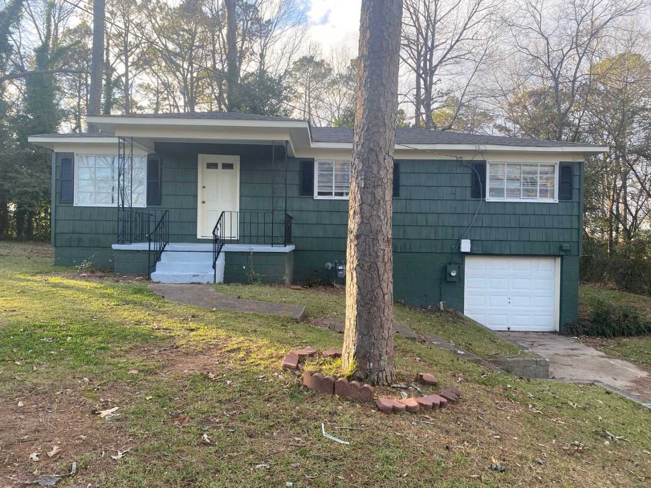 October Special!! Reduced Rent! Move In special- First Months Rent Free! Terms Apply! Call Today~