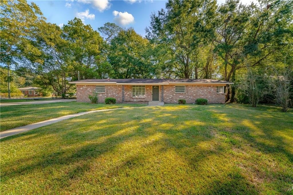 901 Shady Brook Drive