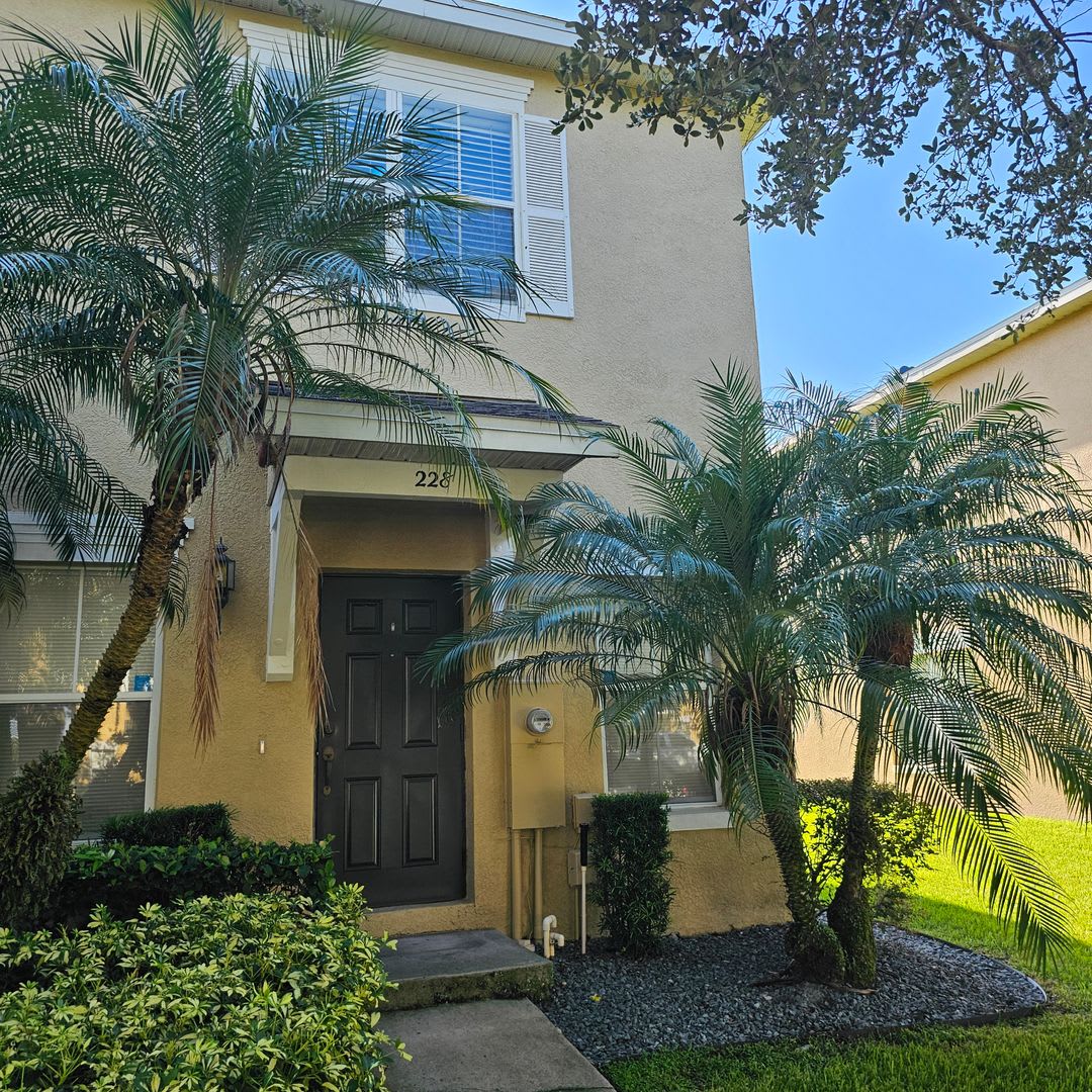 Daniels Landing End Unit BONUS DISCOUNTED RENT!