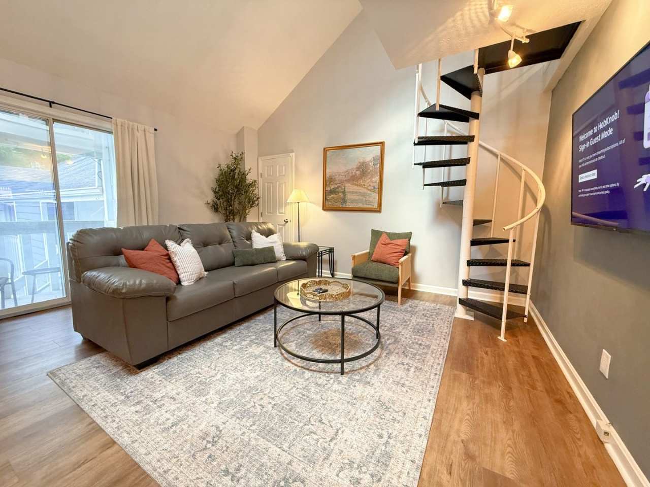 Charming 2BR Condo in Louisville