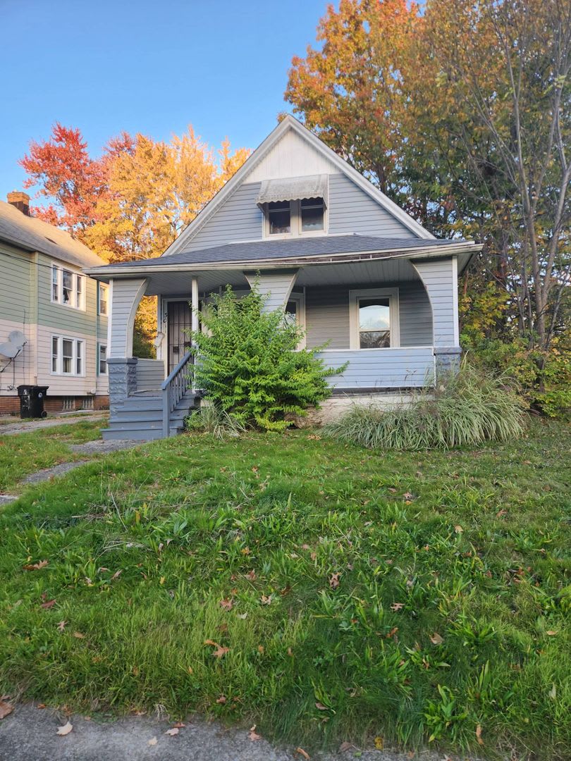 Charming 3-Bedroom Property in Prime Location ( SECTION 8 VOUCHERS ACCEPTED)