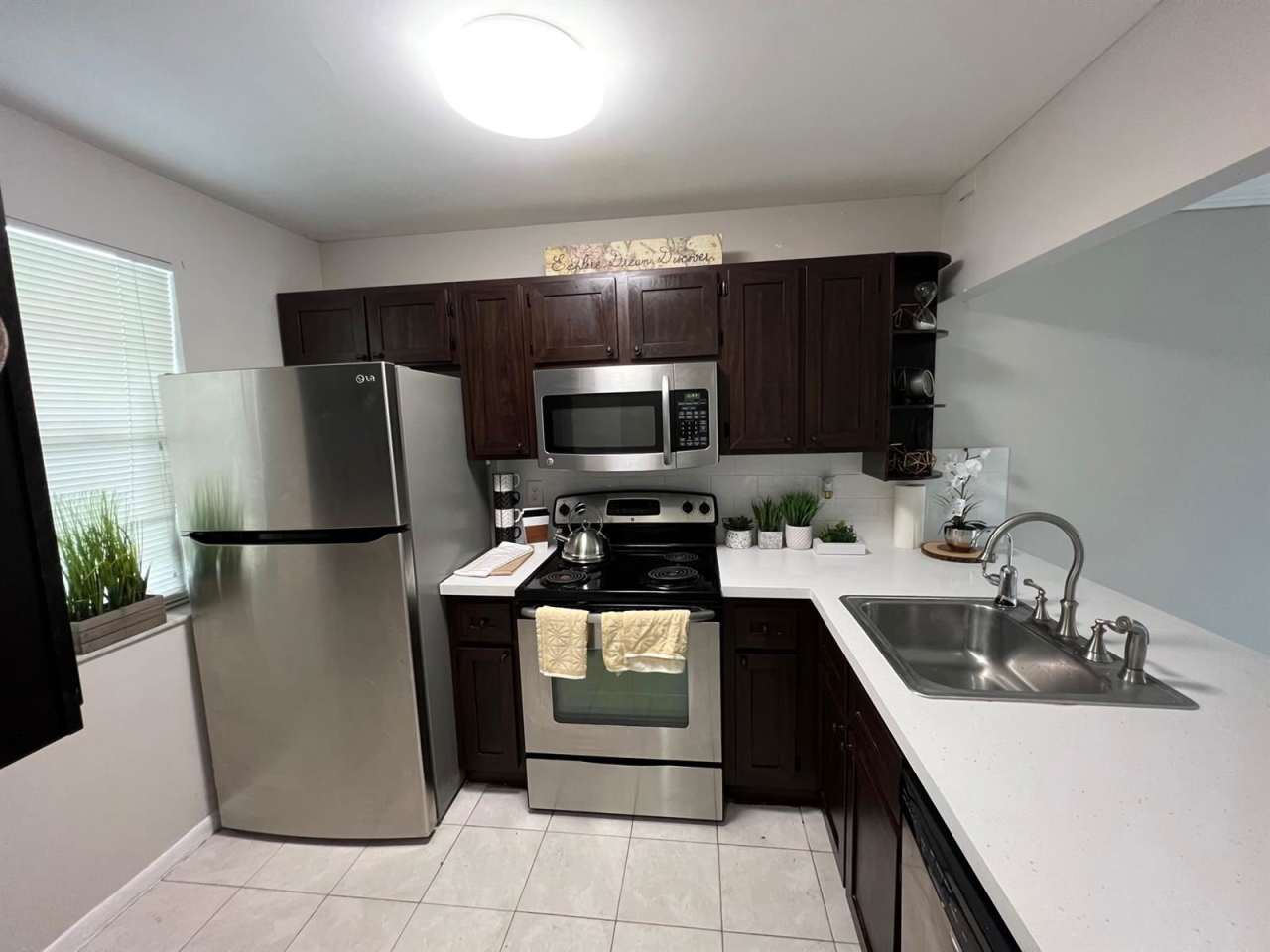 2700 Forest Hills Boulevard