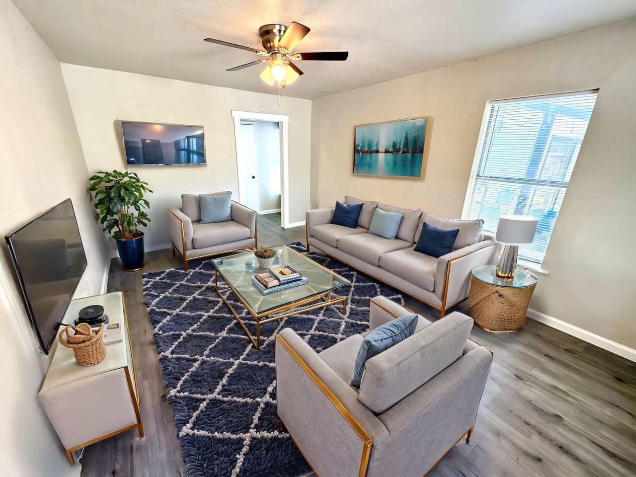 **APPLICATION RECEIVED** **MOVE IN SPECIAL** Convenient 1 Bedroom / 1 Bath Home Near Lackland AFB!