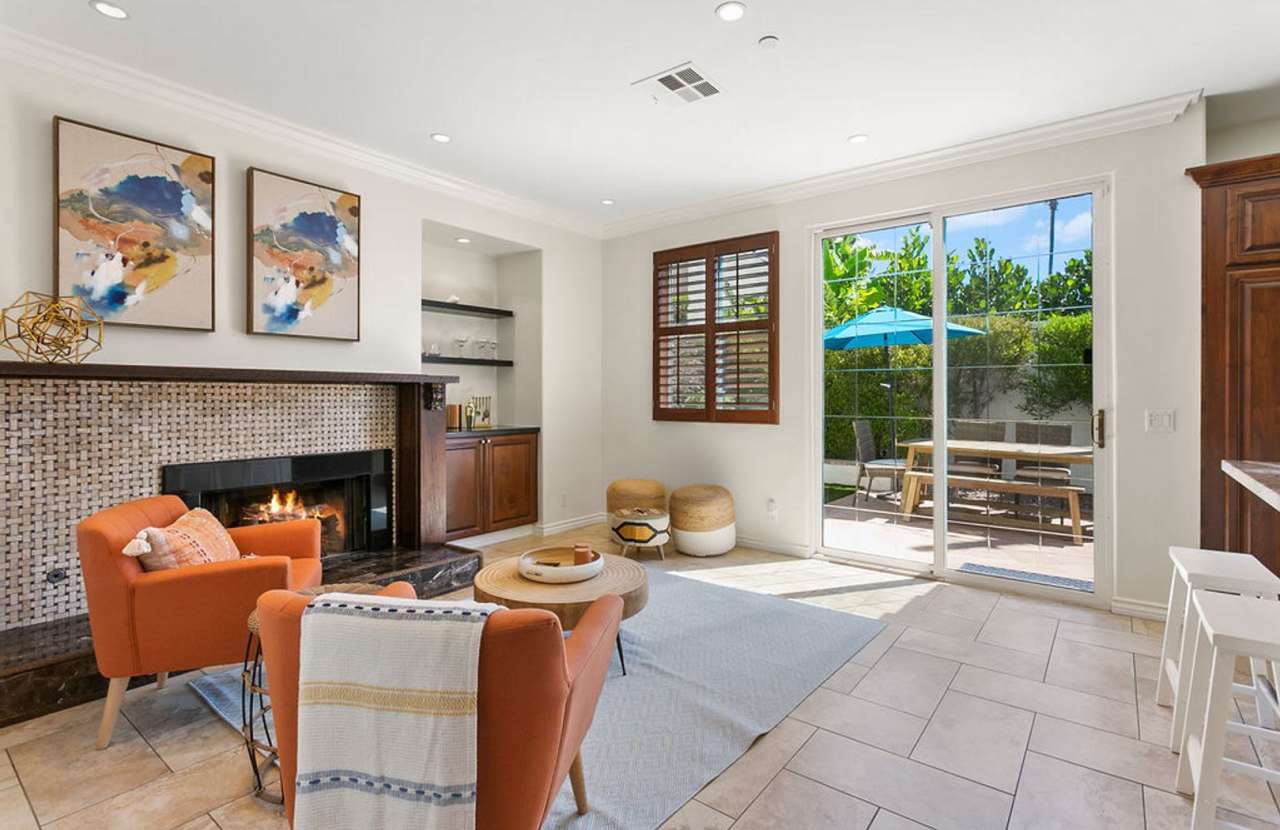 Exquisite beach home with Ocean and Harbor activities abound!