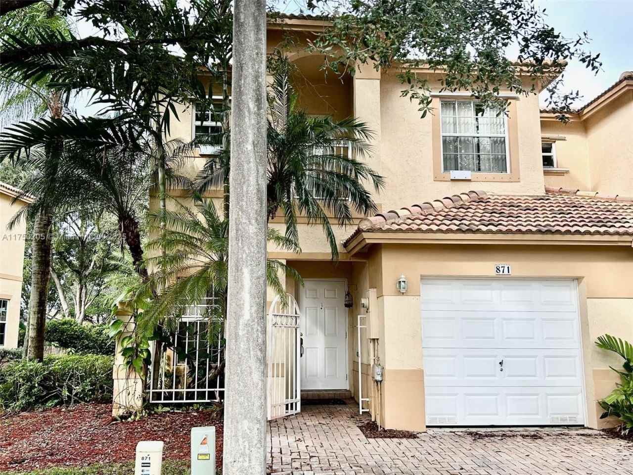 871 NW 170th Ter
