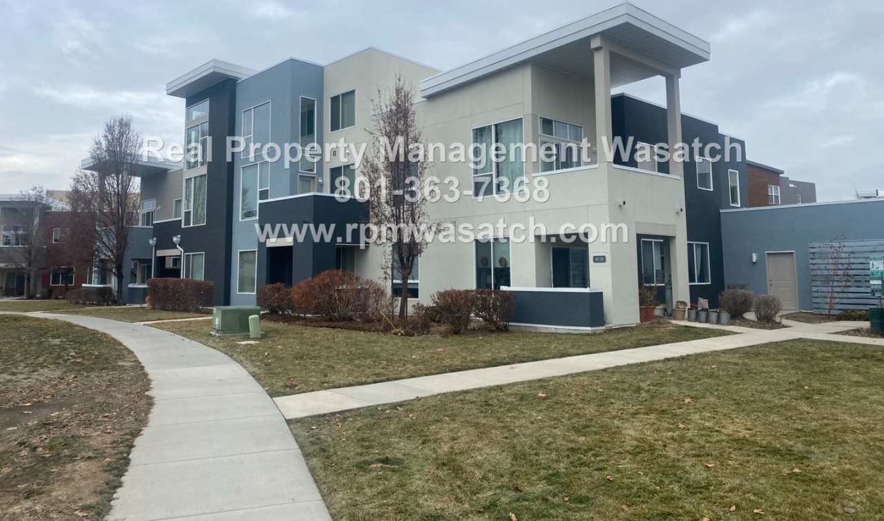 Modern 2 bed, 1 bath Townhome in Daybreak