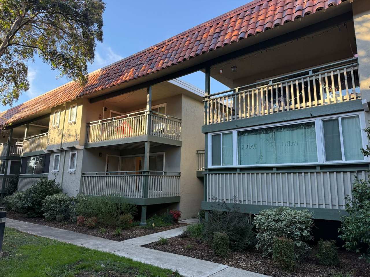 SANTA CLARA - Remodeled unit with patio, two parking spaces, community pool