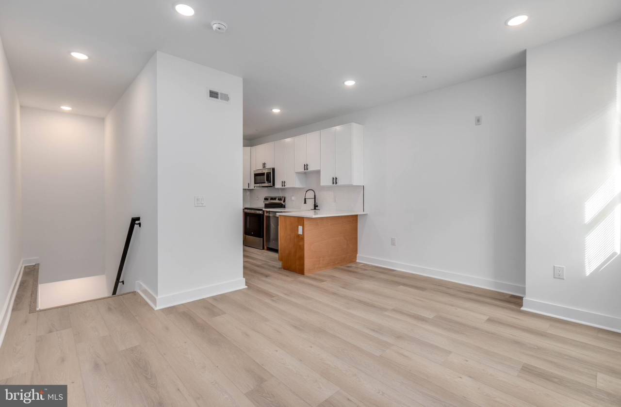 716 N SHEDWICK Street unit: 1